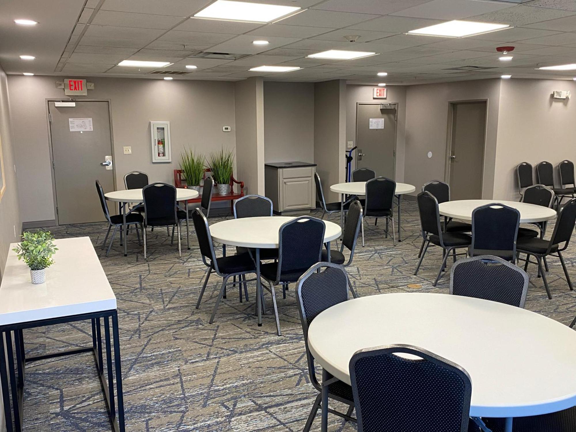 Holiday Inn Express New Albany By Ihg Buitenkant foto